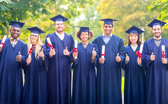 Opciones de seguro para estudiantes internacionales que se gradúan